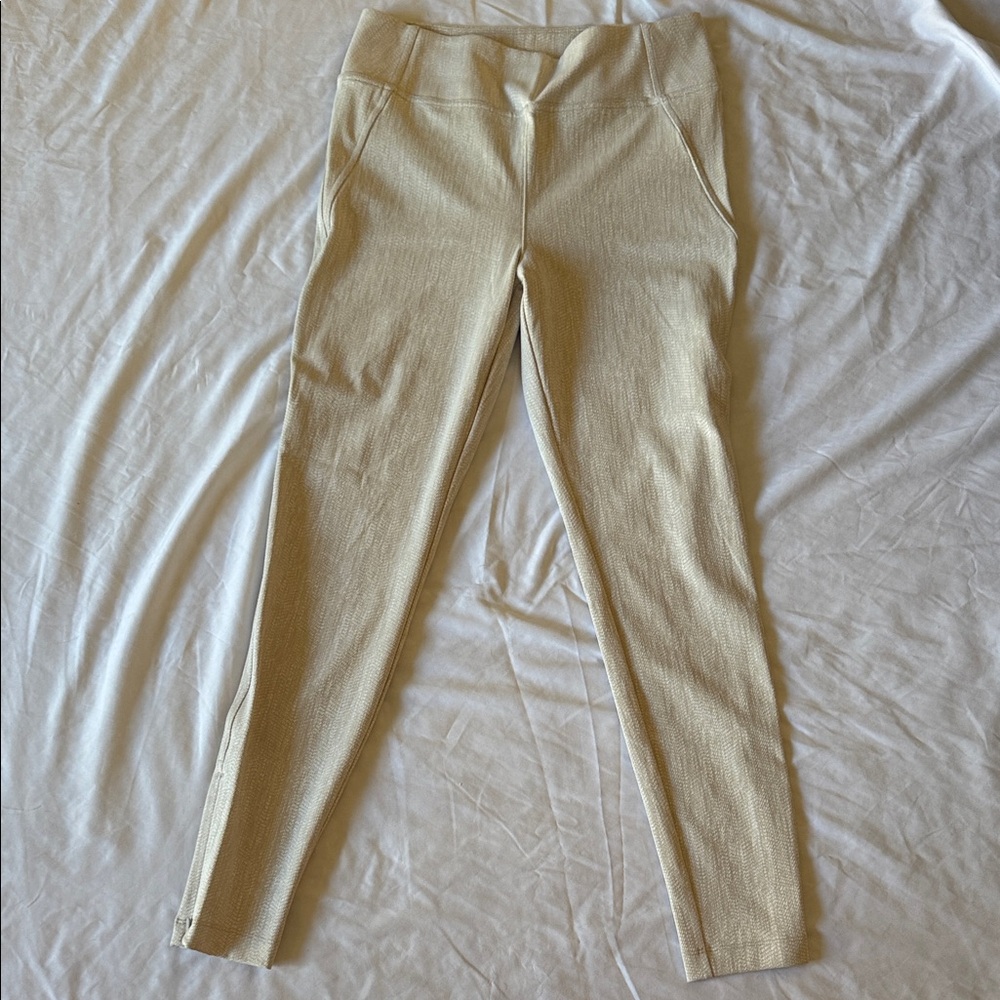 Athleta Medium Beige Textured Beige Pants with Pockets and‎ Zippered Ankle Cuffs